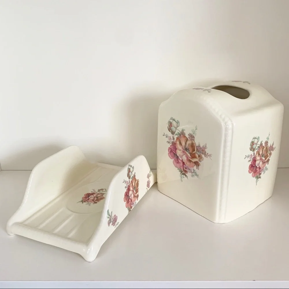 Vintage 60’s bathroom vanity set